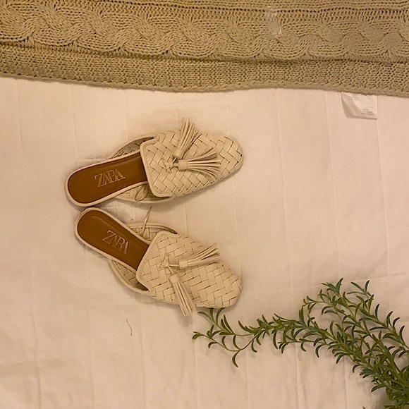 Zara Shoes - These pair of shoes are sandals that fit comfortable.